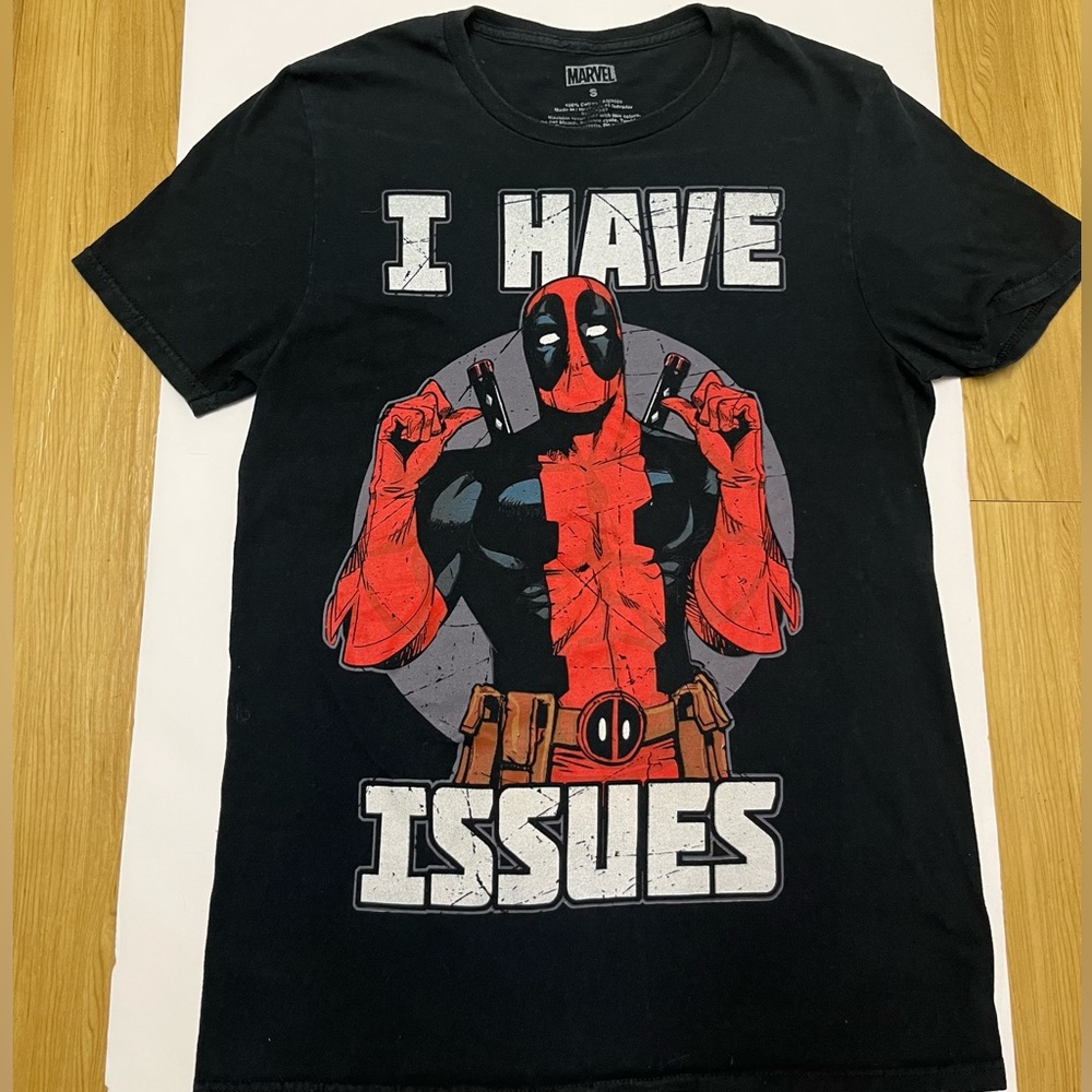 MARVEL Deadpool  tee.